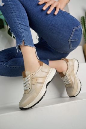 کفش کژوال بژ زنانه چرم طبیعی پاشنه کوتاه ( 4 - 1 cm ) پاشنه ساده کد 818114145