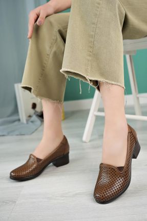 کفش کژوال قهوه ای زنانه چرم طبیعی پاشنه کوتاه ( 4 - 1 cm ) پاشنه ضخیم کد 817653811