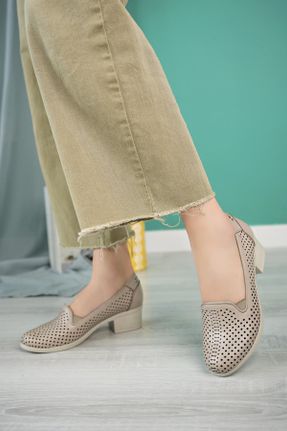 کفش کژوال بژ زنانه چرم طبیعی پاشنه کوتاه ( 4 - 1 cm ) پاشنه ضخیم کد 817659797