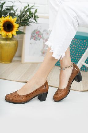 کفش کژوال قهوه ای زنانه چرم طبیعی پاشنه متوسط ( 5 - 9 cm ) پاشنه ضخیم کد 87962950