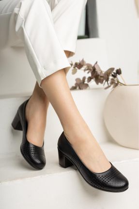 کفش کژوال مشکی زنانه چرم طبیعی پاشنه متوسط ( 5 - 9 cm ) پاشنه ضخیم کد 257598414