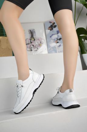 کفش کژوال سفید زنانه چرم طبیعی پاشنه کوتاه ( 4 - 1 cm ) پاشنه ساده کد 820467186