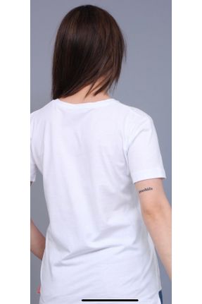 تی شرت سفید زنانه رگولار یقه هفت تکی بیسیک کد 826442135