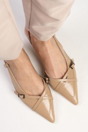 کفش پاشنه بلند کلاسیک بژ زنانه چرم لاکی پاشنه ضخیم پاشنه کوتاه ( 4 - 1 cm ) کد 827577999
