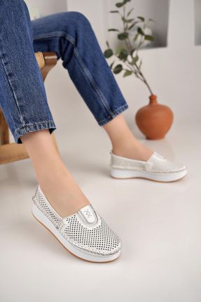 کفش کژوال سفید زنانه چرم طبیعی پاشنه کوتاه ( 4 - 1 cm ) پاشنه ساده کد 830150429