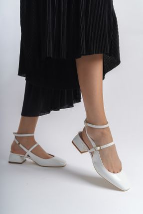 کفش پاشنه بلند کلاسیک سفید زنانه چرم مصنوعی پاشنه ضخیم پاشنه کوتاه ( 4 - 1 cm ) کد 827316830