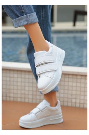 کفش اسنیکر سفید زنانه چسبی چرم مصنوعی کد 830508147