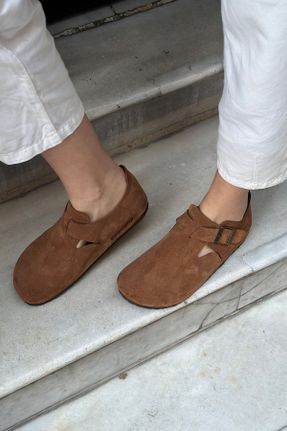 کفش کژوال قهوه ای زنانه چرم طبیعی پاشنه کوتاه ( 4 - 1 cm ) پاشنه ساده کد 825182503