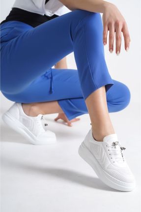 کفش کژوال سفید زنانه چرم طبیعی پاشنه متوسط ( 5 - 9 cm ) پاشنه ضخیم کد 661422584