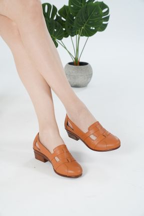 کفش کژوال قهوه ای زنانه چرم طبیعی پاشنه کوتاه ( 4 - 1 cm ) پاشنه ساده کد 832996868