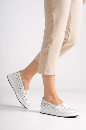 کفش کژوال سفید زنانه چرم طبیعی پاشنه کوتاه ( 4 - 1 cm ) پاشنه ساده کد 676888407