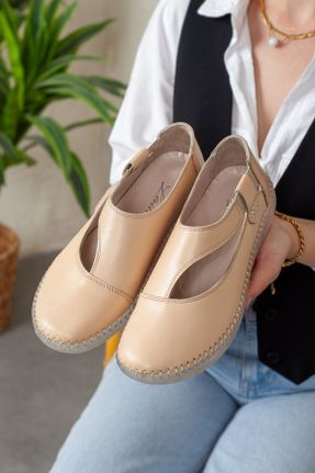 کفش کلاسیک بژ زنانه چرم طبیعی پاشنه کوتاه ( 4 - 1 cm ) پاشنه ساده کد 833679615