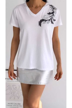 تی شرت سفید زنانه رگولار یقه هفت تکی کد 827048186