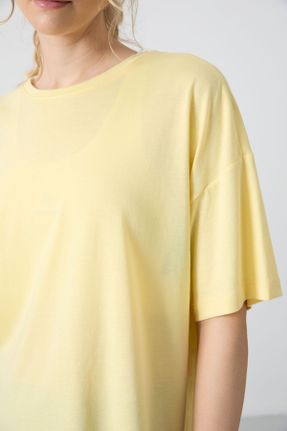 تی شرت زرد زنانه مودال- پنبه یقه گرد اورسایز تکی جوان کد 830230876