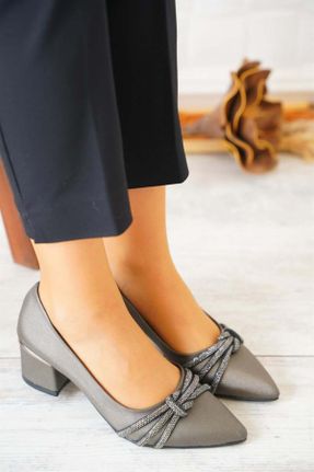 کفش پاشنه بلند کلاسیک طلائی زنانه پاشنه متوسط ( 5 - 9 cm ) پاشنه ساده ساتن کد 710996012