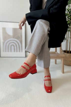 کفش پاشنه بلند کلاسیک قرمز زنانه پاشنه ضخیم چرم مصنوعی پاشنه کوتاه ( 4 - 1 cm ) کد 785216040