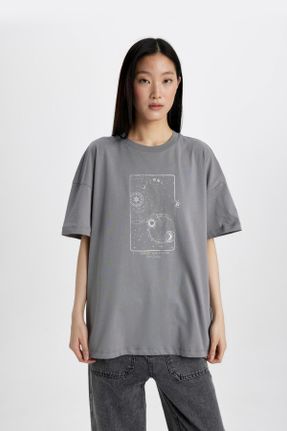 تی شرت طوسی زنانه رگولار یقه گرد تکی کد 822807612