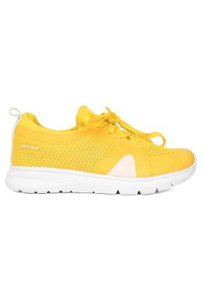کفش پیاده روی زرد زنانه چرم طبیعی کد 687799842