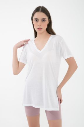 تی شرت سفید زنانه رگولار یقه هفت تکی بیسیک کد 827708893