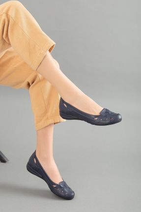 کفش کژوال سرمه ای زنانه چرم مصنوعی پاشنه کوتاه ( 4 - 1 cm ) پاشنه ساده کد 696211788
