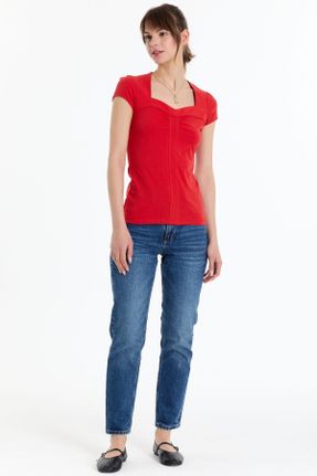 تی شرت قرمز زنانه ریلکس یقه مربع پنبه (نخی) تکی بیسیک کد 826046179
