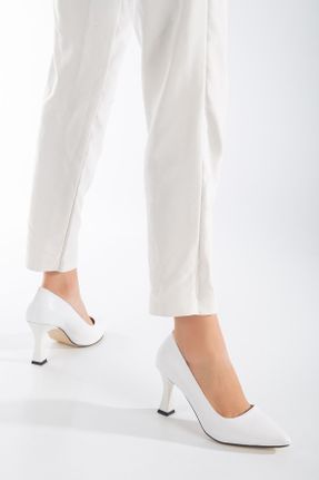 کفش پاشنه بلند کلاسیک سفید زنانه چرم مصنوعی پاشنه ساده پاشنه کوتاه ( 4 - 1 cm ) کد 750779069