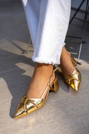 کفش پاشنه بلند کلاسیک طلائی زنانه پاشنه ضخیم پاشنه متوسط ( 5 - 9 cm ) کد 838859428
