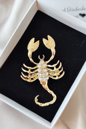سنجاق سینه طلائی زنانه فلزی BB - کد 839407881
