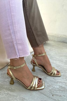 کفش پاشنه بلند کلاسیک طلائی زنانه پاشنه متوسط ( 5 - 9 cm ) پاشنه نازک کد 829736758