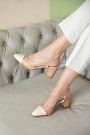 کفش پاشنه بلند کلاسیک بژ زنانه پاشنه متوسط ( 5 - 9 cm ) پاشنه ضخیم کد 269452244