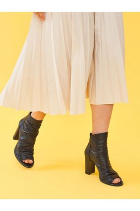 کفش پاشنه بلند کلاسیک مشکی زنانه پاشنه نازک پاشنه کوتاه ( 4 - 1 cm ) چرم طبیعی کد 370590786