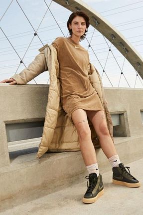 کفش اسنیکر طلائی زنانه بند دار Nike - کد 770970863