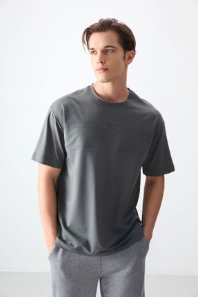 تی شرت خاکی مردانه رگولار یقه گرد پنبه - پلی استر تکی کد 811844146