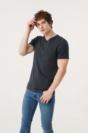 تی شرت طوسی مردانه رگولار یقه گرد تکی بیسیک کد 240155323