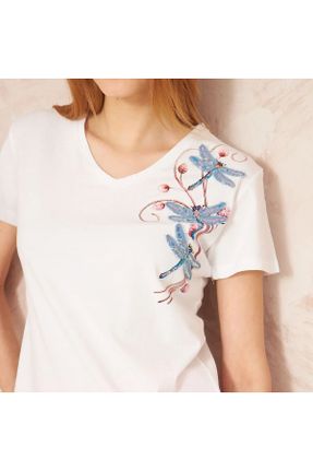 تی شرت سفید زنانه ریلکس یقه هفت تکی طراحی کد 843028904
