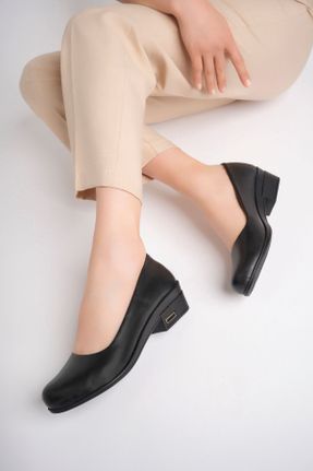 کفش کژوال مشکی زنانه چرم طبیعی پاشنه کوتاه ( 4 - 1 cm ) پاشنه ضخیم کد 828139235