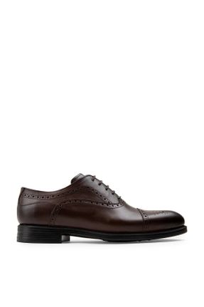 کفش کلاسیک قهوه ای مردانه چرم طبیعی پاشنه کوتاه ( 4 - 1 cm ) کد 344601609