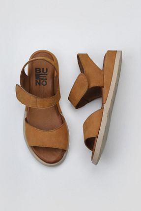 صندل قهوه ای زنانه پاشنه تخت Bueno Shoes - کد 774837708