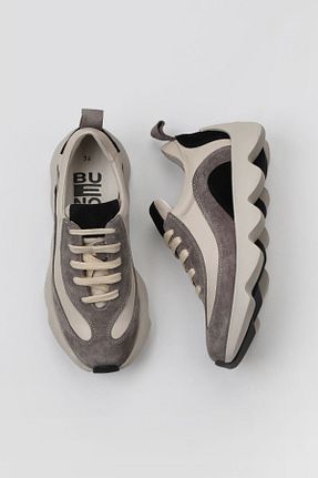 کفش اسنیکر قهوه ای زنانه چرم اصل Bueno Shoes - کد 456364487