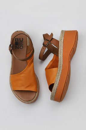 صندل نارنجی زنانه پاشنه پر Bueno Shoes - کد 774836874