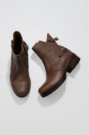 بوت / نیم بوت قهوه ای زنانه چرم خالص Bueno Shoes - کد 364439951