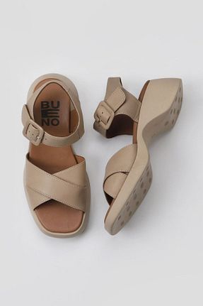 صندل قهوه ای زنانه پاشنه پر Bueno Shoes - کد 672687541