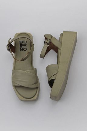 صندل خاکی زنانه پاشنه پر Bueno Shoes - کد 774836599