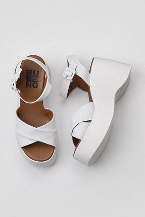 صندل سفید زنانه پاشنه پر Bueno Shoes - کد 774835028