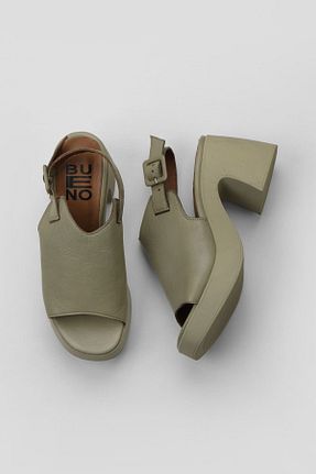 صندل خاکی زنانه پاشنه ضخیم Bueno Shoes - کد 773781668