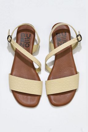 صندل زرد زنانه پاشنه تخت Bueno Shoes - کد 337615710