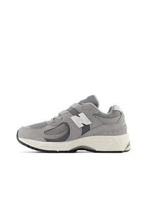 کفش اسنیکر طوسی بچه گانه بند دار New Balance - کد 862756276