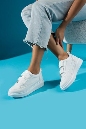 کفش اسنیکر سفید زنانه چرم مصنوعی ShoeTek - کد 764376058