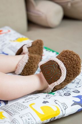 بوت خانگی قهوه ای بچه گانه مخملی Bross - کد 780305916