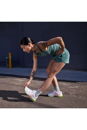 کفش دو و میدانی و تمرینی سفید زنانه Nike - کد 865550148